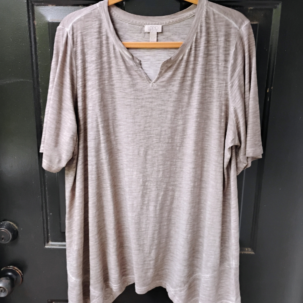 LOGO by Lori Goldstein Short Sleeve Gray Tee